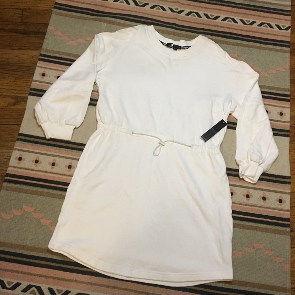 Alice + Olivia Large Off white long sleeve light sweater mini dress drawstring